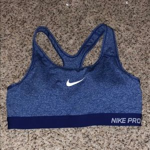 Nike pro sports bra